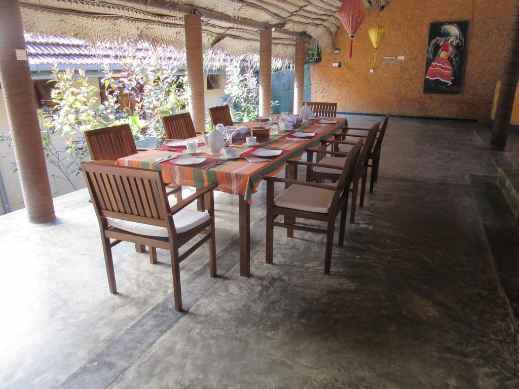 Lazy Lizard Hotel Галле Экстерьер фото
