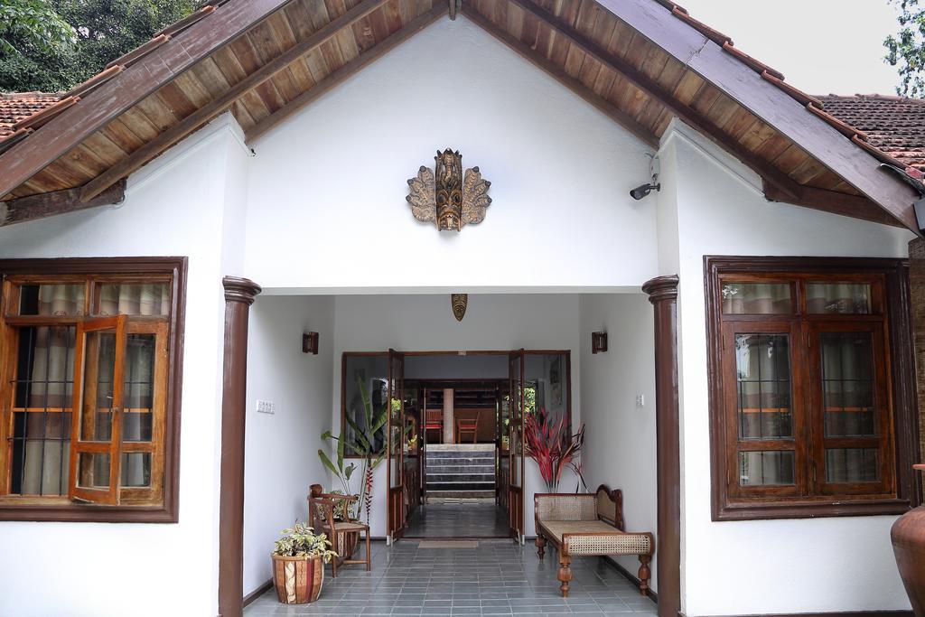 Lazy Lizard Hotel Галле Экстерьер фото